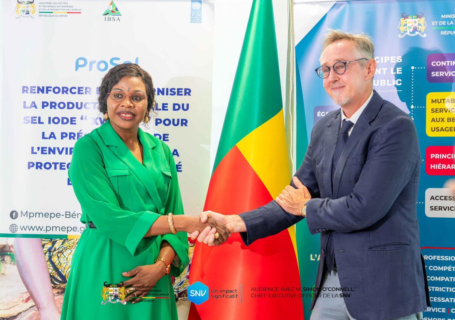 MPMEPE-SNV : AWAOU BACO ET SIMON O’CONNELL EXPLORENT DE NOUVELLES PISTES POUR RENFORCER L’IMPACT DE LA COOPERATION