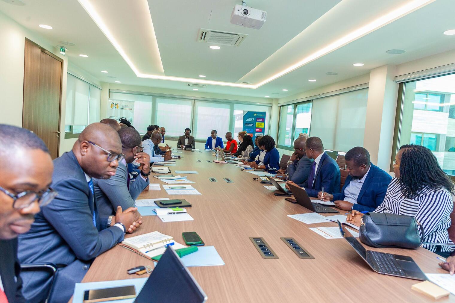 revue-dispositif-mise-oeuvre-projet-appui-entrepreneuriat-benin-paeb-cdcb-agent-fiduciaire-dispositif-initie-table-ronde-avec-principaux-acteurs-institutionnels