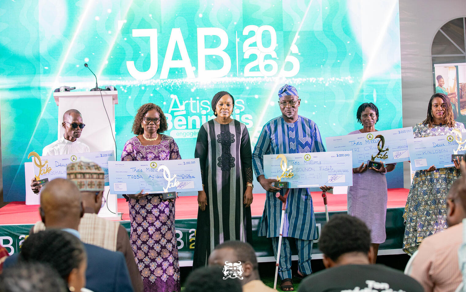 soiree-distinction-2026-gouvernement-celebre-excellence-renforce-engagement-faveur-artisanat-competitif
