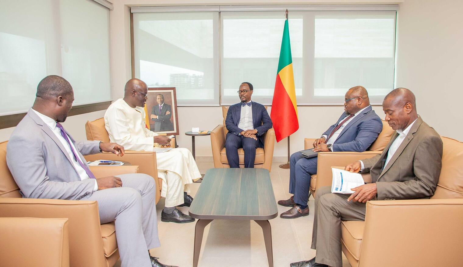 LE MINISTRE DES PME ET DE LA PROMOTION DE L’EMPLOI, M. MODESTE TIHOUNTE ...